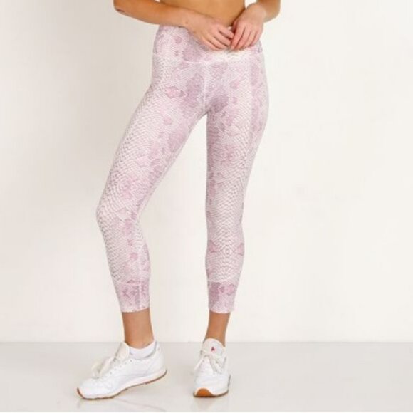 Varley Letelux Kensington Legging Tight in Coral Snake - Picture 3 of 14